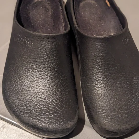 pair of Birkenstock Super-Birkenstock Black Rugged Sole Footwear Size 37 - Picture 3 of 10